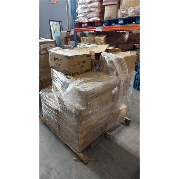 PALLET LOT OF HINGED RESTAURANT CONTAINERS