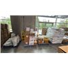 Image 1 : 4 PALLETS OF ASSORTED RESTAURANT PRODUCT