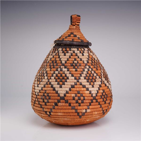 African Traditional Zulu Ukhamba Lidded Basket with Diamond Design