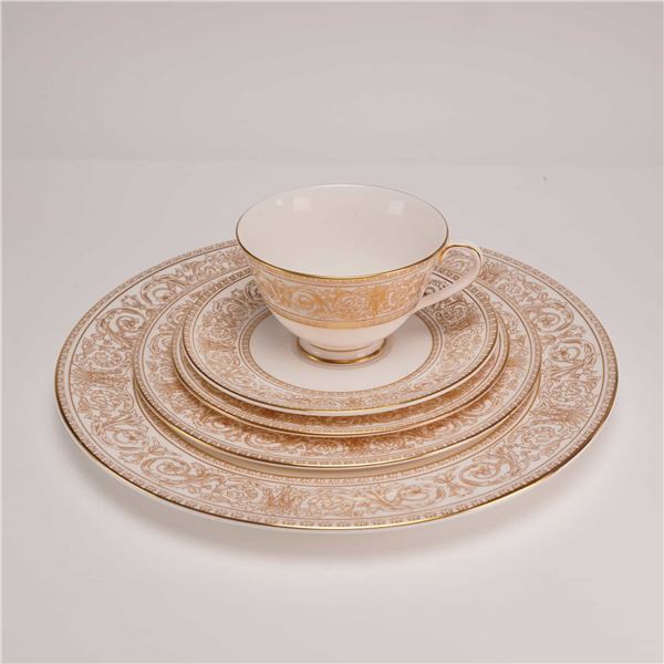 5pc Royal Doulton Sovereign Fine Bone China Place Setting