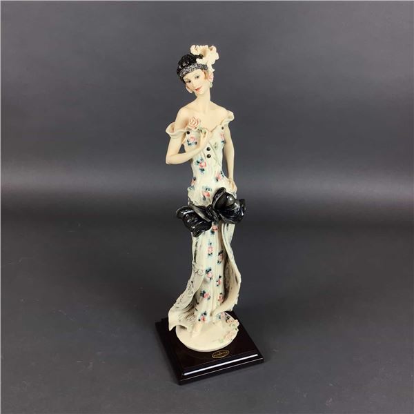Giuseppe Armani Florence Sculture d'Arte Porcelain Sculpture, The Flirt