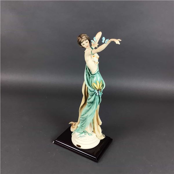 Giuseppe Armani Florence Sculture d'Arte, Wings of Beauty Porcelain Sculpture