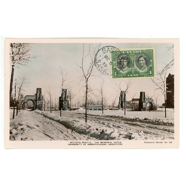 1939 Post Card – “‘Winters Mantle’ the Memorial Gates.  Universi