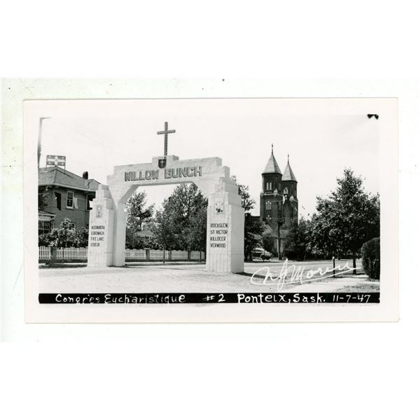 Vintage Photo – Eucharistic Congress in Ponteix, Sask.  July 11, 1947.  Willow Bunch Arch.