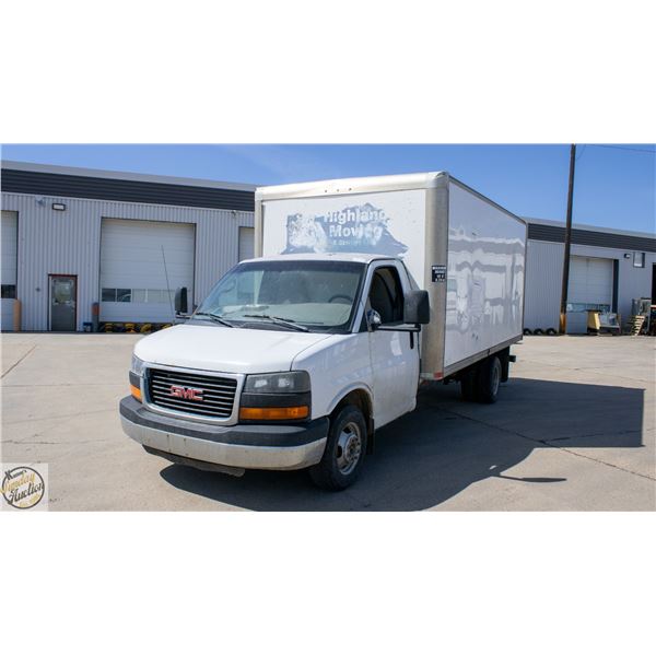 REPO: 2013 GMC SAVANNA 18FT CUBE VAN