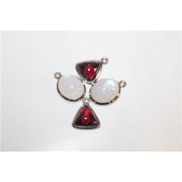 LOT WITH 2 GARNET GEMSTONES