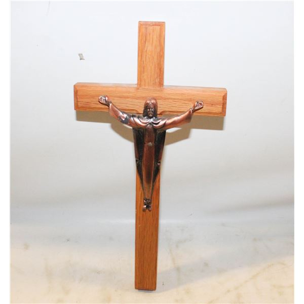 VINTAGE WOOD CRUCIFIX CROSS, HANGS ON WALL, 10"X5