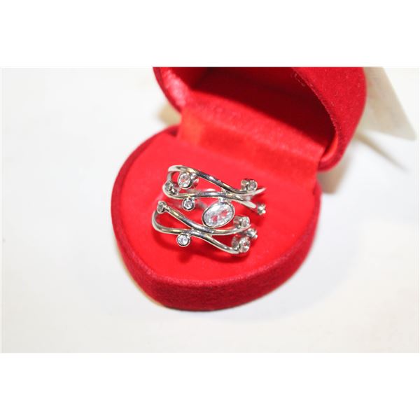 CLEAR STONE FASHION RING