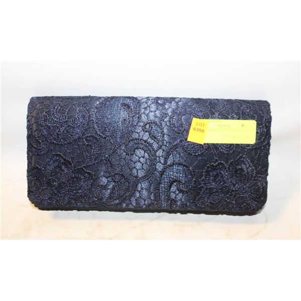 LADIES BAGUETTE NAVYBLUE 10.5"