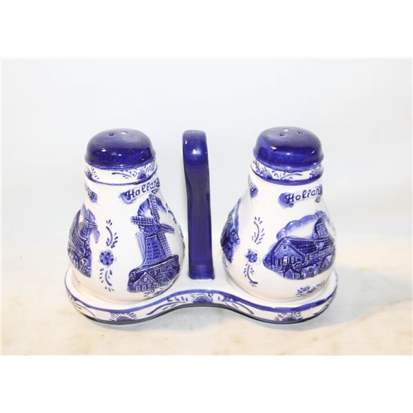 DELFT BLUE VTG. SALT & PEPPER SHAKERS