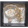 Image 1 : CIRCULAR GOLD FLAKE NECKLACE, CRYSTAL NECKLACE