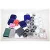 Image 1 : FLAT OF 32 JEWELRY BOXES VELVET AND OTHER