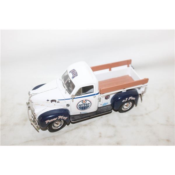 ERTL OILERS STUDEBAKER DIECAST TRUCK 1;24 SCALE
