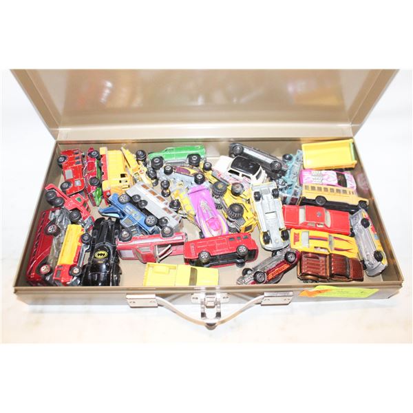 ESTATE METAL CASE FULL OF OLD MIX DIECAST