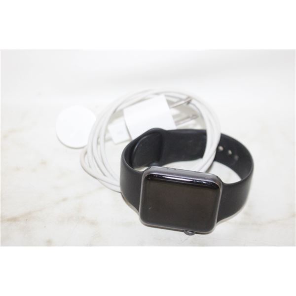 APPLE WATCH 3 WITH CHARGER