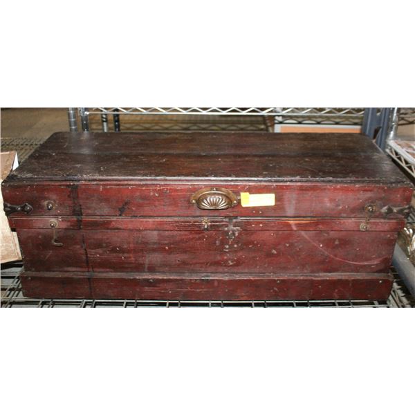 ANTIQUE TOOL BOX