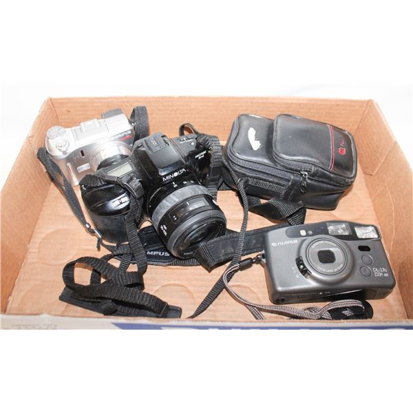 LOT OF 3 CAMERAS