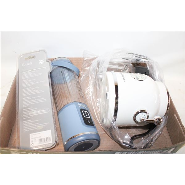 1 BOX WITH BLENDERS AND KNIFE