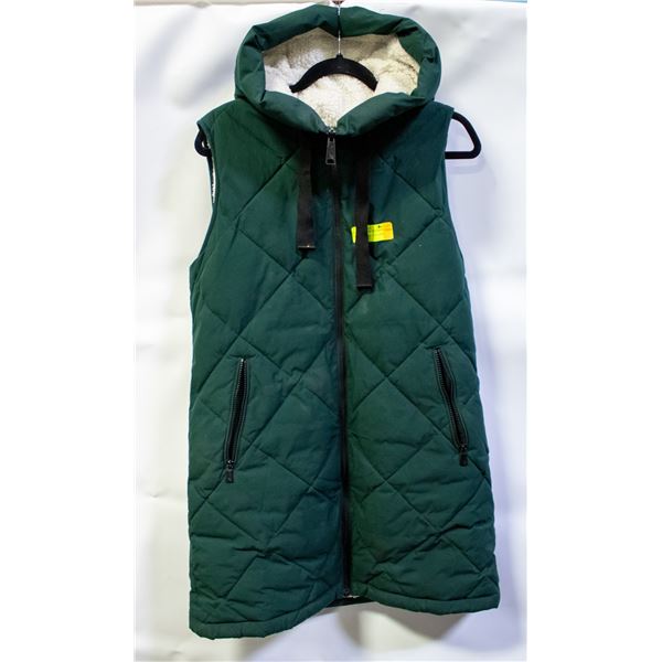 WOMENS INSULATED VEST GREEN SIZE MEDIUM