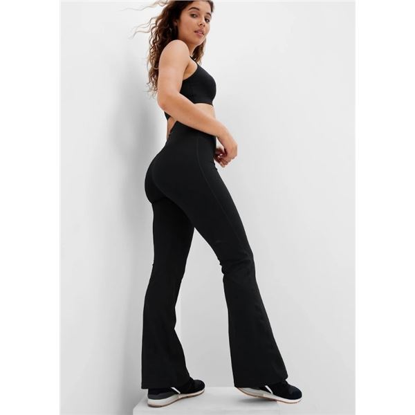 NEW GAPFIT WOMEN'S FLARED BLACK LEGGINGS SIZE MED