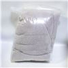 Image 1 : HOME INSPIRATION CUBES PATTERNED BATH TOWEL GREY