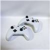 Image 1 : 2 PACK OF XBOX WIRELESS CONTROLLERS WHITE