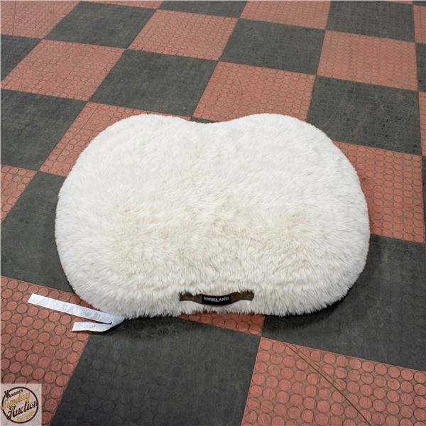 KIRKLAND AERO CLOUD PET BED FAUX FUR WHITE
