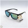 Image 1 : PAIR OF NEW FOSTER GRANT SUNGLASSES