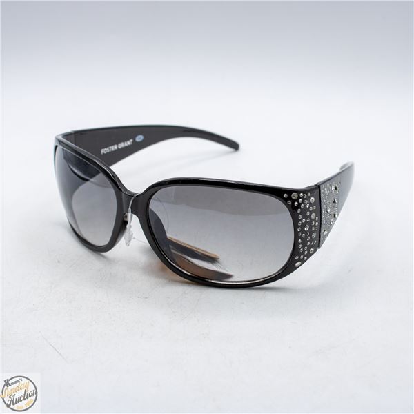 PAIR OF NEW FOSTER GRANT SUNGLASSES