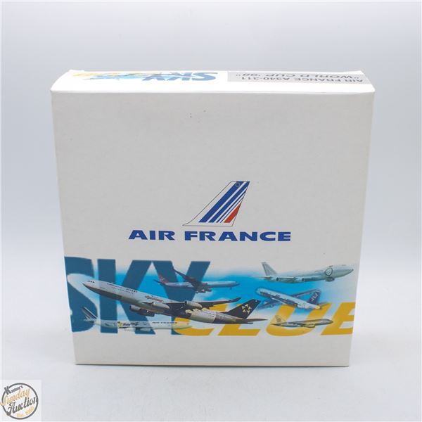 NEW DRAGON WINGS SKYCLUB 1:400 DIECAST MODEL