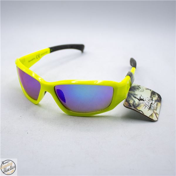 PAIR OF SUNGLASSES