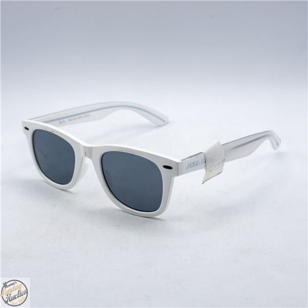PAIR OF SUNGLASSES