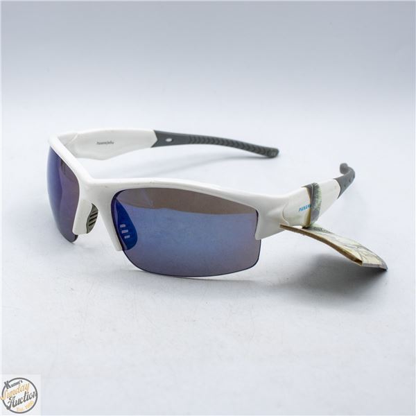 PAIR OF SUNGLASSES