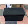 Image 1 : STORAGE OTTOMAN