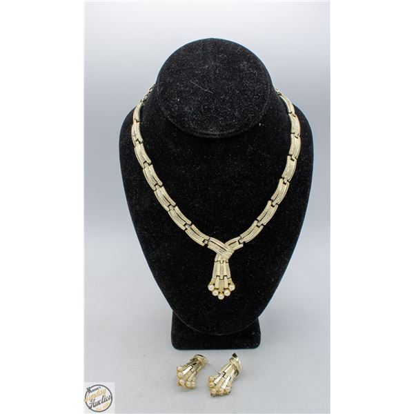 VINTAGE CORO GOLD TONE TEXTURED LINK NECKLACE