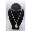 Image 1 : VINTAGE 1928 JEWERLY CO. SILVER-TONE OVAL FLORAL