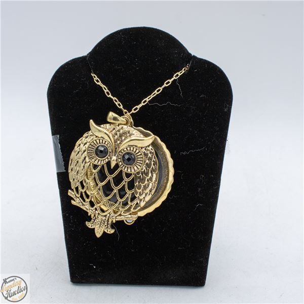 VINTAGE GOLD TONE OWL MAGNIFYING GLASS PENDANT