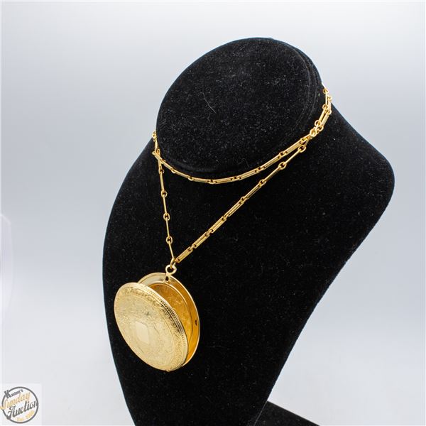 VINTAGE ROUND PHOTO LOCKET PENDENT NECKLACE