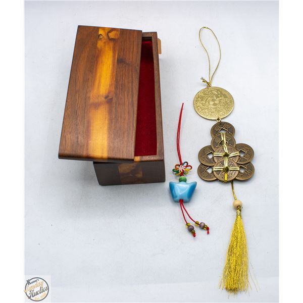WOOD BOX WITH CHINESE TRINKETS
