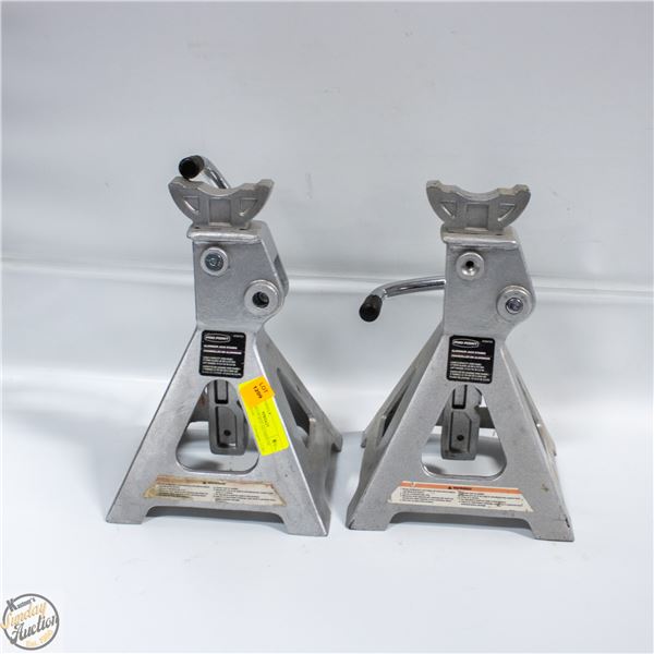 PAIR OF PRO POINT ALUMINUM JACK STANDS