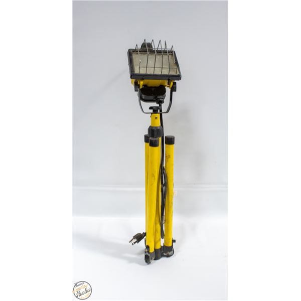 TRIPOD LEGGED WORK LIGHT