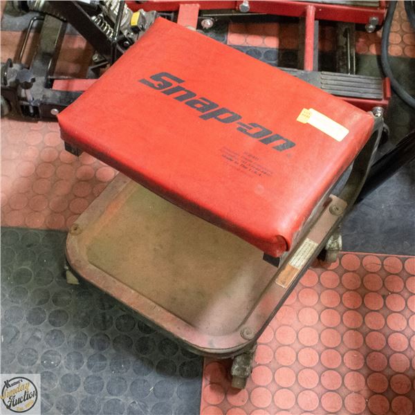 SNAP ON ROLLING MECHANIC STOOL
