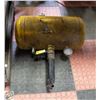 Image 1 : PORTABLE AIR TIRE BEAD SEATER TANK