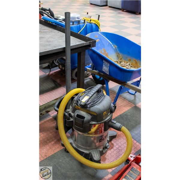 DEWALT 10GAL SHOP VAC