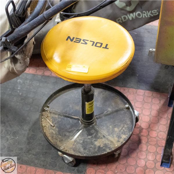 TOLSEN ROLLER SEAT