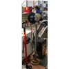 Image 1 : POWERFIST 3/4HP 8" BENCH GRINDER WITH LIGHT ON