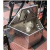 Image 1 : TRUCK TOOL BOX