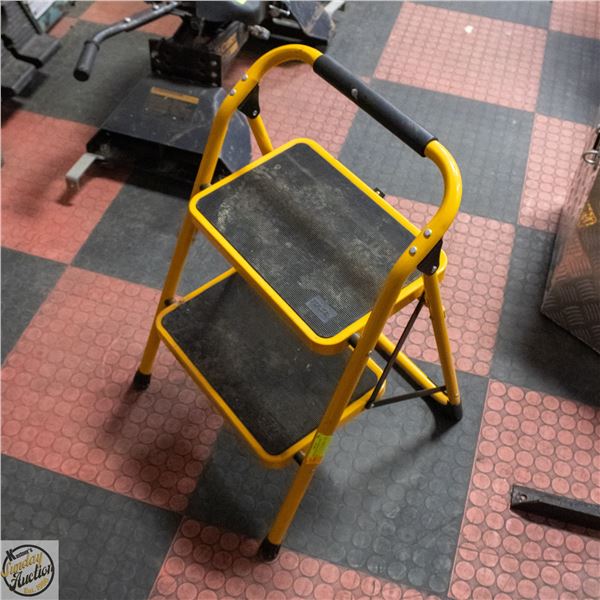 TOLSEN 2 STEP FOLDING STEP LADDER