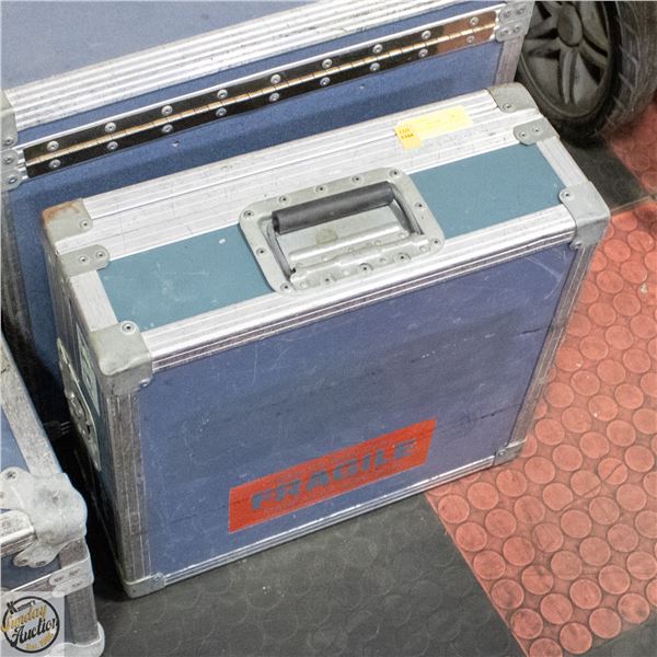 DURABLE SHIPPING CASE: H 7" W 16" L 18"