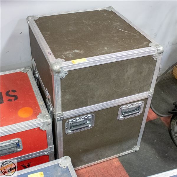 DURABLE SHIPPING CASE: H 31" W 22" L 23"
